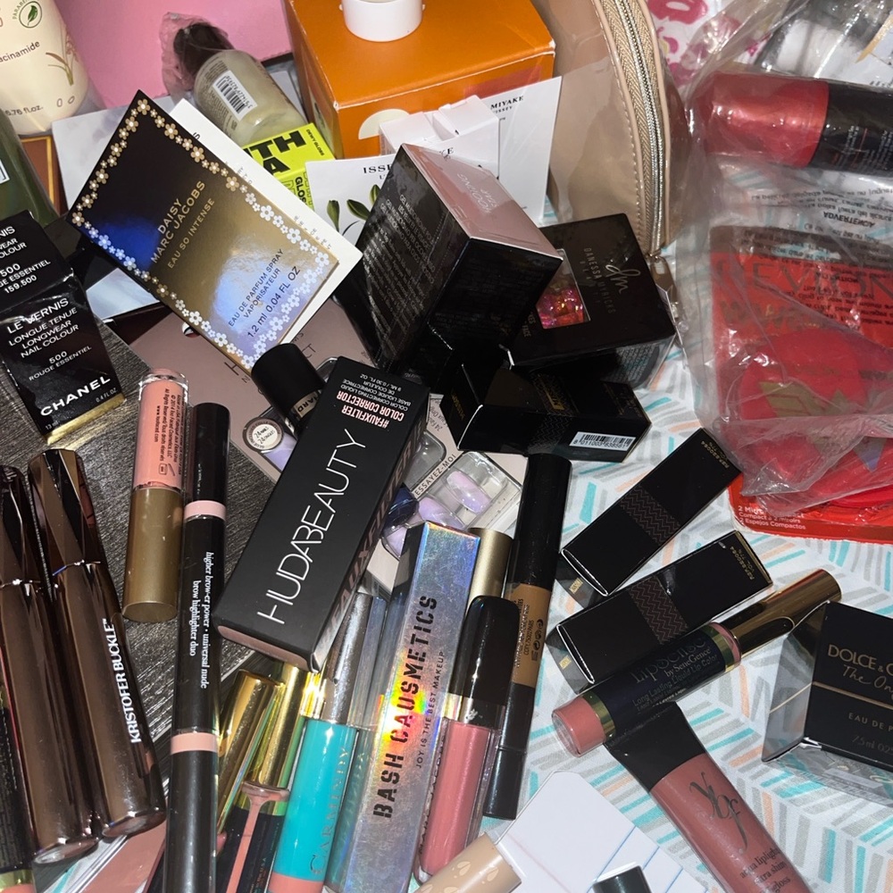 $60 worth for $25 bundle deal mystery (will take requests on some things) NWT